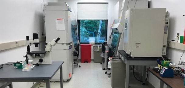 Tissue culture facility including biosafetyhoods